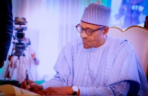 Buhari Dismisses Defection Rumours, Reaffirms Loyalty To APC