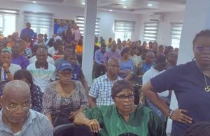 Angry ‘Investors’ Storm CBex Office To Loot Property In Ibadan After Digital Platform Crash