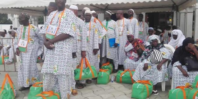 Hajj-pilgrims (1)
