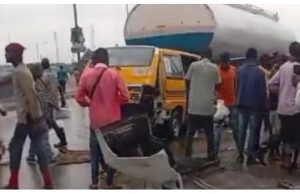 Five Critically Injured As Tanker Loses Brake, Collides With Bus In Lagos