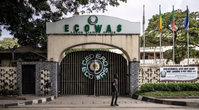 NIGERIA-ECONOMY-POLITICS