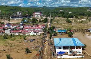 Typhoon Kalmaegi Hits Vietnam After Killing 140 In Philippines