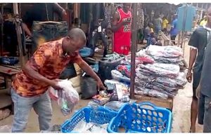 ⌈VIDEO⌋ Sit-At-Home: Onitsha Market Traders Comply With Soludo’s Directive, Reopen Shops