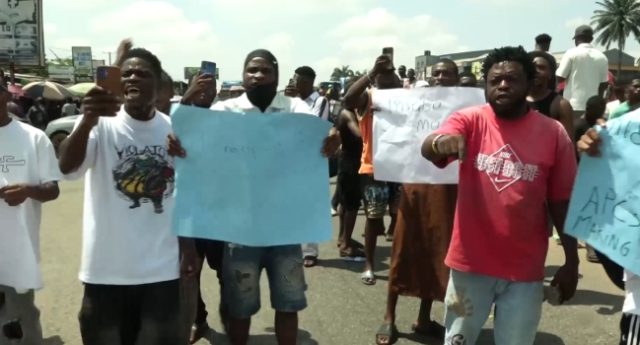 Edo-Highway-Protest10