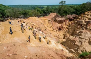 Gold Mine Collapses on Artisanal Miners in Central African Republic leaving 100 de@d GettyImages