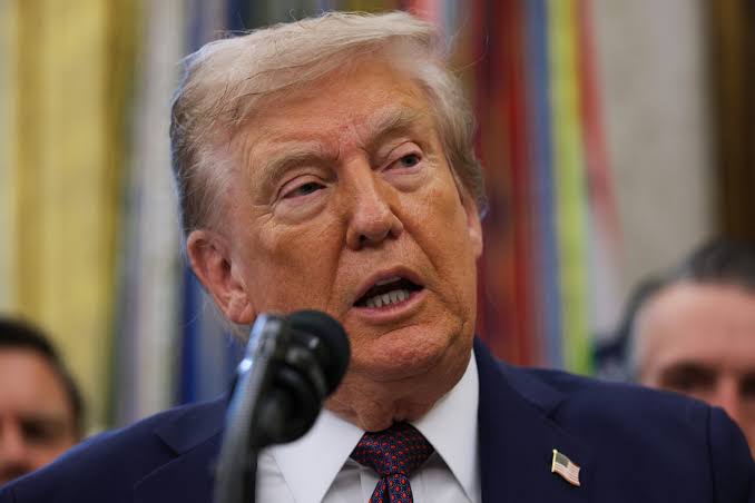 President Trump explains plane switch following Iranian threats against Air Force One images (4)_1786515769