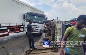 PHOTOS: Five Injured As Truck Rams Into Buses At Berger Bus Stop In Lagos Trailer_Bus-Accident-3